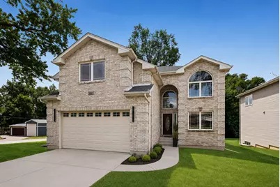 490 E Red Oak Street, Bensenville, IL 60106 - Photo 1