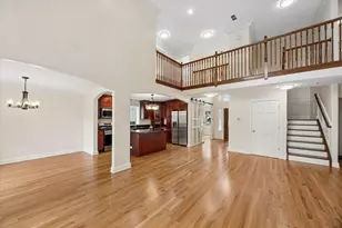 490 E Red Oak St, Bensenville, IL 60106 - Photo 4
