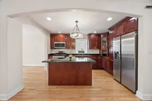 490 E Red Oak St, Bensenville, IL 60106 - Photo 6
