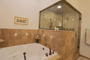 2401 N Janssen Ave, Chicago, IL 60614 - Photo 12