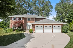 887 N Dovington Ct, Hoffman Estates, IL 60169 - Photo 1