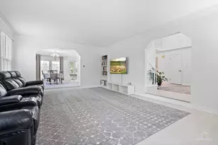887 N Dovington Ct, Hoffman Estates, IL 60169 - Photo 6