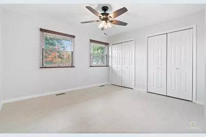 887 N Dovington Court, Hoffman Estates, IL 60169 - Photo 24