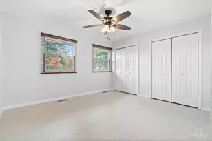 887 N Dovington Ct, Hoffman Estates, IL 60169 - Photo 24