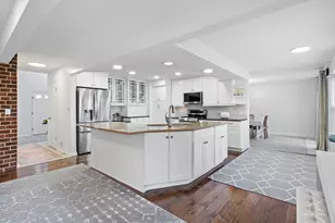 887 N Dovington Ct, Hoffman Estates, IL 60169 - Photo 12