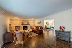 1091 Polo Dr, Lake Forest, IL 60045 - Photo 6