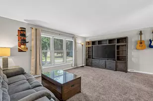 4 Devon Ct, Bolingbrook, IL 60440 - Photo 8