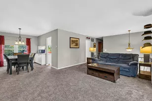 4 Devon Ct, Bolingbrook, IL 60440 - Photo 10