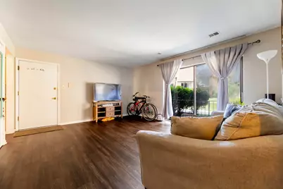 4827 W 109th Street #101, Oak Lawn, IL 60453 - Photo 2