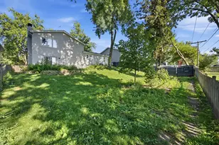 8016 Geneva St, Woodridge, IL 60517 - Photo 24