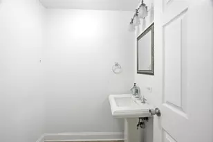 8016 Geneva St, Woodridge, IL 60517 - Photo 20