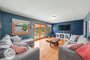 4402 Sycamore Ln, Rolling Meadows, IL 60008 - Photo 12