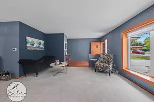 4402 Sycamore Ln, Rolling Meadows, IL 60008 - Photo 4