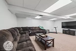 4402 Sycamore Ln, Rolling Meadows, IL 60008 - Photo 22