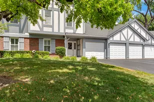 16 W Fern Ct, Palatine, IL 60067 - Photo 2