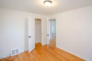 4262 W Nelson St, Chicago, IL 60641 - Photo 6