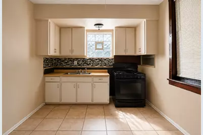 1528 E 74th Place #1W, Chicago, IL 60619 - Photo 10