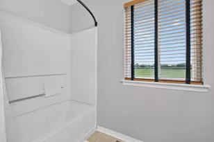 430 Glenrose Ln, Lake in the Hills, IL 60156 - Photo 22