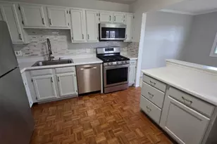 311 Glasgow Ln, Schaumburg, IL 60194 - Photo 12
