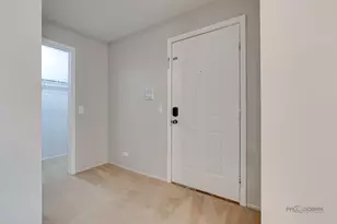 311 Glasgow Ln, Schaumburg, IL 60194 - Photo 10