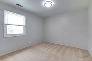 311 Glasgow Ln, Schaumburg, IL 60194 - Photo 16