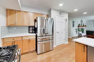 1912 Victoria Rd, Mundelein, IL 60060 - Photo 10