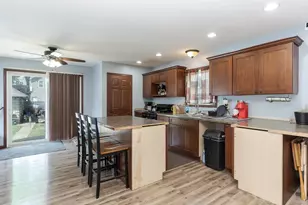 521 W Water St, Pontiac, IL 61764 - Photo 8