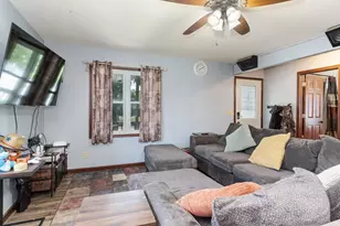 521 W Water St, Pontiac, IL 61764 - Photo 6