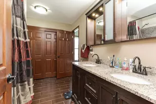 521 W Water St, Pontiac, IL 61764 - Photo 14