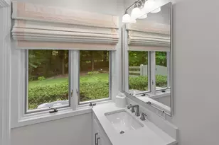 107 N Mayflower Rd, Lake Forest, IL 60045 - Photo 12