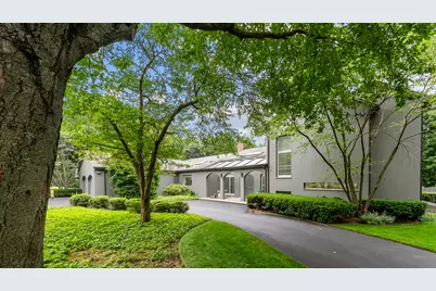107 N Mayflower Road, Lake Forest, IL 60045 - Photo 1