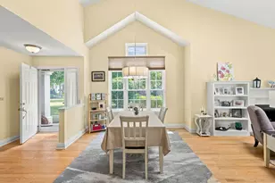 30W024 Cedar Ct, Warrenville, IL 60555 - Photo 6