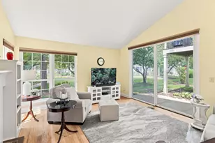 30W024 Cedar Ct, Warrenville, IL 60555 - Photo 8