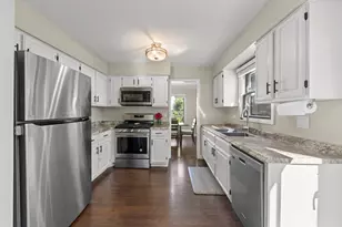 2323 Richmond Dr, Wheaton, IL 60189 - Photo 12