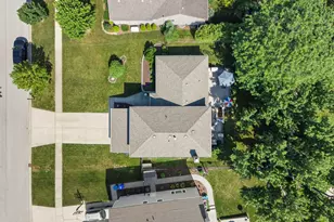 2323 Richmond Dr, Wheaton, IL 60189 - Photo 28