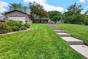 224 Fleetwood Dr, Bloomington, IL 61701 - Photo 50