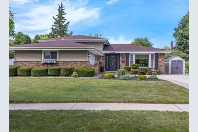 17W544 Sutton Place, Darien, IL 60561 - Photo 1