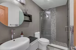 17W544 Sutton Pl, Darien, IL 60561 - Photo 18