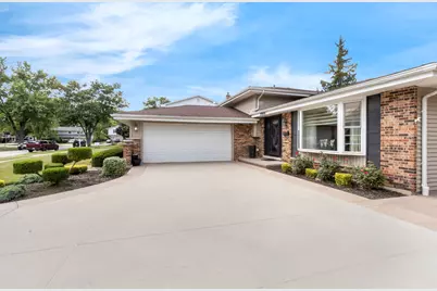 17W544 Sutton Place, Darien, IL 60561 - Photo 36
