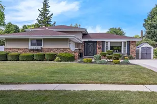 17W544 Sutton Pl, Darien, IL 60561 - Photo 46
