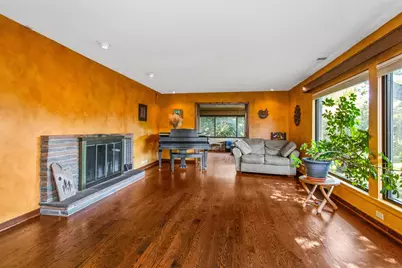 4529 W Columbia Avenue, Lincolnwood, IL 60712 - Photo 4