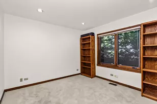 4529 W Columbia Ave, Lincolnwood, IL 60712 - Photo 34