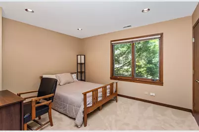 4529 W Columbia Avenue, Lincolnwood, IL 60712 - Photo 22