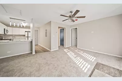 5 S Virginia Road #8, Crystal Lake, IL 60014 - Photo 6