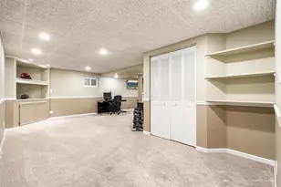 4030 N Parkside Dr, Hoffman Estates, IL 60192 - Photo 30