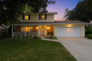 2320 E Beck Rd, Lindenhurst, IL 60046 - Photo 1