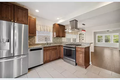2659 Lincolnwood Drive, Evanston, IL 60201 - Photo 4