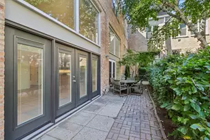 1133 W Cornelia Ave, Chicago, IL 60657 - Photo 1