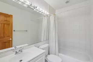 1133 W Cornelia Ave, Chicago, IL 60657 - Photo 20