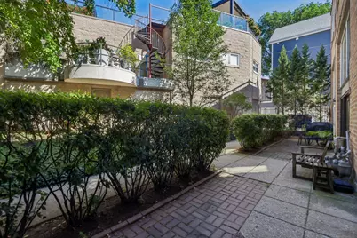 1133 W Cornelia Avenue #B, Chicago, IL 60657 - Photo 10